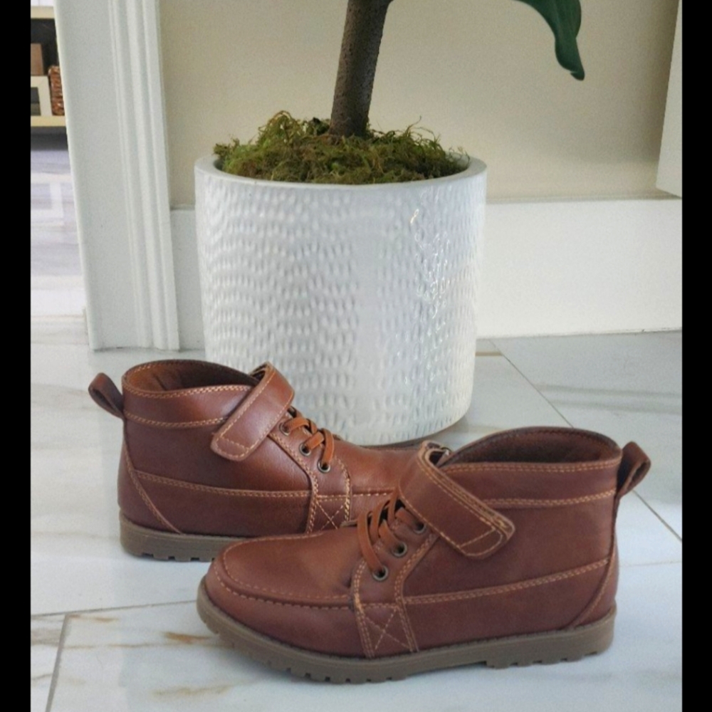 Boy's Brown Leather Shoes Sz 2